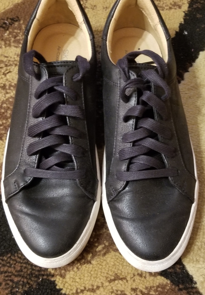 Skechers women black Leather sneakers